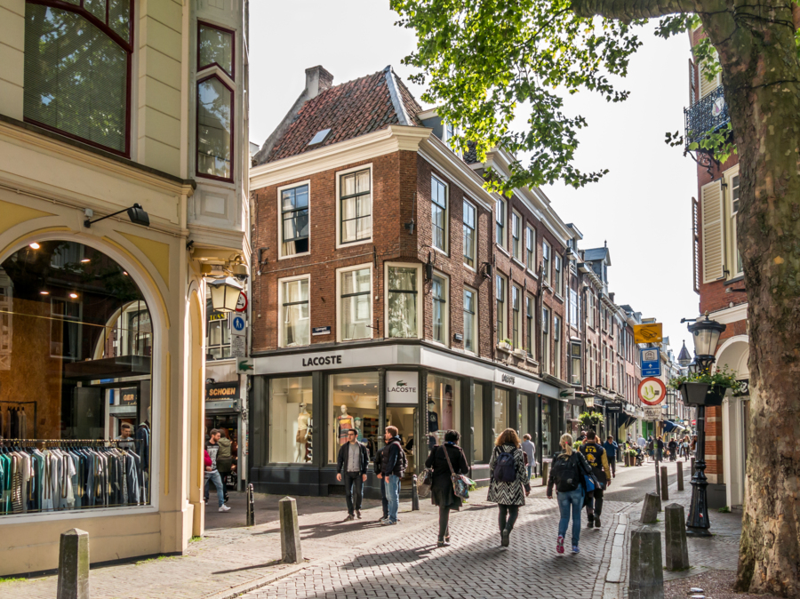 Establish a store in the Netherlands